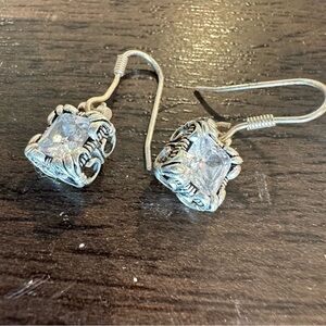 Silpada .925 sterling silver Elegant Dangle Earrings